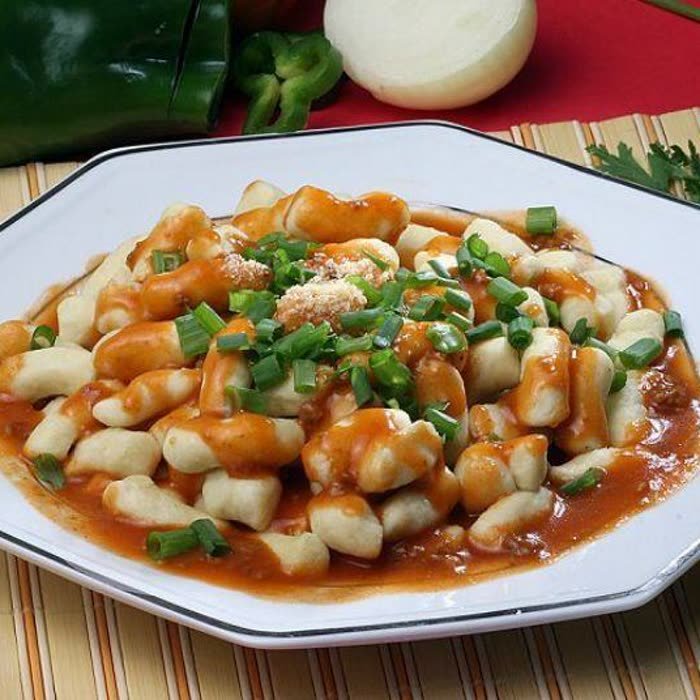 Nhoque artesanal ao molho de tomate Bella Sicília